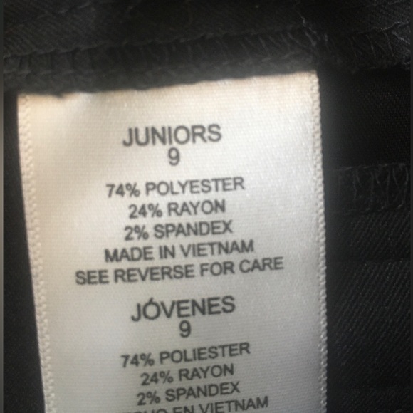 🌷3/$15 BUNDLE SALE 
Black Capri Pants casual or dressy - Picture 4 of 4